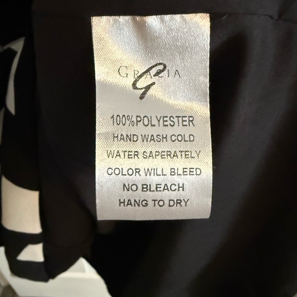 Gracia Black and White Abstract Long Sleeve Dress - Picture 8 of 9